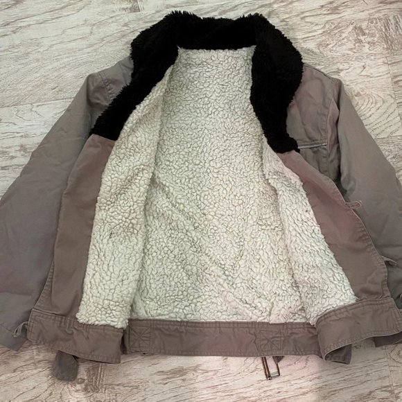 Western Style Sherpa Coat with leather buttons - Men's XS, Women's S - Picture 3 of 6